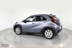 Toyota Aygo X Cross 1.0 VVT-I PLAY 5P - Miniatura 18