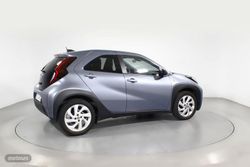 Toyota Aygo X Cross 1.0 VVT-I PLAY 5P - Miniatura 24