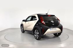 Toyota Aygo X 1.0 VVT-I CHIC 5P - Miniatura 2