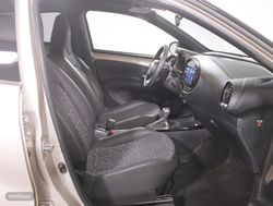 Toyota Aygo X 1.0 VVT-I CHIC 5P - Miniatura 5