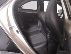 Toyota Aygo X 1.0 VVT-I CHIC 5P - Miniatura 6