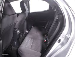 Toyota Yaris 1.5 VVT-I HEV ACTIVE PLUS 5P - Miniatura 26