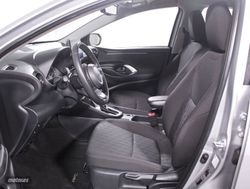 Toyota Yaris 1.5 VVT-I HEV ACTIVE PLUS 5P - Miniatura 27