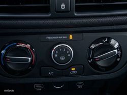 Hyundai i10 MPI 1.0 63CV - Miniatura 15