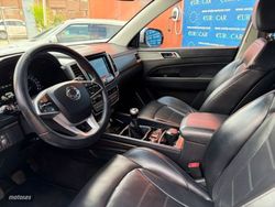 Ssangyong Rexton D22 DTR 4x2 Premium 7 plazas - Miniatura 18