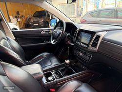 Ssangyong Rexton D22 DTR 4x2 Premium 7 plazas - Miniatura 30