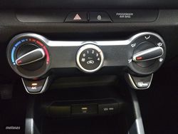 Kia Stonic 1.2 DPi 62kW (84CV) Drive - Miniatura 16