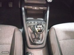 Kia Stonic 1.2 DPi 62kW (84CV) Drive - Miniatura 17