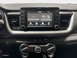 Kia Stonic 1.2 CVVT Concept Eco-Dynamic 62 kW (84 CV) - Miniatura 16