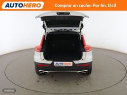 Volvo XC40 2.0 D4 Momentum AWD - Miniatura 17