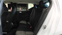 Volvo XC40 XC40 2.0 B3 MHEV ESSENTIAL DCT 163 5P - Miniatura 9