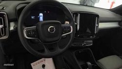 Volvo XC40 XC40 2.0 B3 MHEV PLUS DARK DCT 163 5P - Miniatura 10