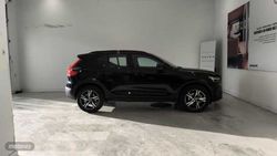 Volvo XC40 XC40 2.0 B3 MHEV PLUS DARK DCT 163 5P - Miniatura 4