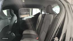 Volvo XC40 XC40 2.0 B3 MHEV PLUS DARK DCT 163 5P - Miniatura 6