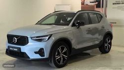 Volvo XC40 XC40 2.0 B3 MHEV PLUS DARK DCT 163 5P - Miniatura 1