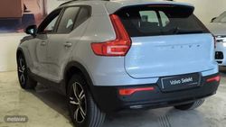 Volvo XC40 XC40 2.0 B3 MHEV PLUS DARK DCT 163 5P - Miniatura 12