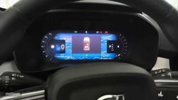 Volvo XC40 XC40 2.0 B3 MHEV PLUS DARK DCT 163 5P - Miniatura 4