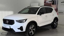 Volvo XC40 XC40 2.0 B3 MHEV PLUS DARK DCT 163 5P - Miniatura 1