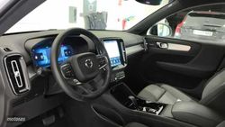 Volvo XC40 XC40 2.0 B3 MHEV PLUS DARK DCT 163 5P - Miniatura 10