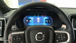 Volvo XC40 XC40 2.0 B3 MHEV PLUS DARK DCT 163 5P - Miniatura 4