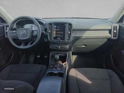 Volvo XC40 1.5 T2 ESSENTIAL - Miniatura 3