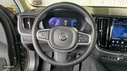 Volvo XC 60 TODOTERRENO 2.0 B4 D MOMENTUM PRO AUTO 4WD 197 5P - Miniatura 11