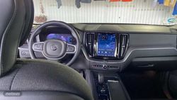 Volvo XC 60 TODOTERRENO 2.0 B4 D MOMENTUM PRO AUTO 4WD 197 5P - Miniatura 6