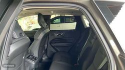 Volvo XC 60 TODOTERRENO 2.0 B4 D MOMENTUM PRO AUTO 4WD 197 5P - Miniatura 7