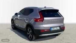 Volvo XC40 todoterreno 2.0 B3 MHEV CORE DCT 163 5P - Miniatura 2