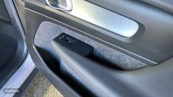 Volvo XC40 todoterreno 2.0 B3 MHEV CORE DCT 163 5P - Miniatura 21
