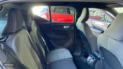 Volvo XC40 todoterreno 2.0 B3 MHEV CORE DCT 163 5P - Miniatura 29