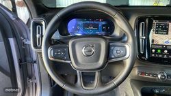 Volvo XC40 2.0 B3 MHEV CORE DCT - Miniatura 11