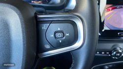 Volvo XC40 2.0 B3 MHEV CORE DCT - Miniatura 19