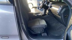 Volvo XC40 2.0 B3 MHEV CORE DCT - Miniatura 26