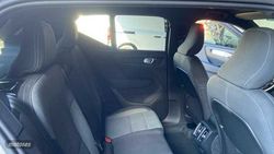 Volvo XC40 2.0 B3 MHEV CORE DCT - Miniatura 29