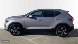 Volvo XC40 2.0 B3 MHEV CORE DCT - Miniatura 3