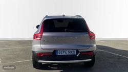 Volvo XC40 2.0 B3 MHEV CORE DCT - Miniatura 8
