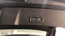 Volvo XC40 Core, B3 Mild hybrid, Gasolina - Miniatura 25