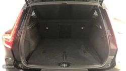 Volvo XC40 Core, B3 Mild hybrid, Gasolina - Miniatura 14