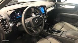 Volvo XC40 Core, B3 Mild hybrid, Gasolina - Miniatura 5