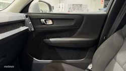 Volvo XC40 XC40 Essential, T2 manual, Gasolina - Miniatura 28
