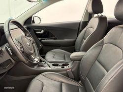 Kia Niro 1.6 GDi HEV Emotion 104 kW (141 CV) - Miniatura 12