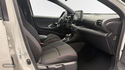 Toyota Yaris 1.5 VVT-I HYBRID GR SPORT 5P - Miniatura 12