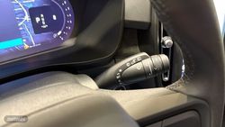Volvo XC40 Essential, B3 Mild hybrid, Gasolina - Miniatura 18