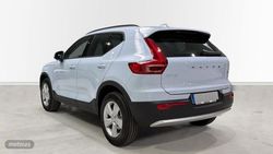 Volvo XC40 Essential, B3 Mild hybrid, Gasolina - Miniatura 2