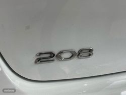 Peugeot 208 PureTech 100 Allure 75 kW (100 CV) - Miniatura 27