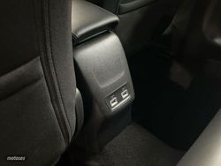 Peugeot 208 PureTech 100 Allure 75 kW (100 CV) - Miniatura 30