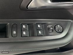 Peugeot 208 PureTech 100 Allure 75 kW (100 CV) - Miniatura 31