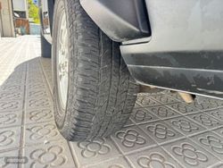 Land Rover Discovery 2.7 TDV6 S - Miniatura 18