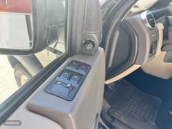 Land Rover Discovery 2.7 TDV6 S - Miniatura 20